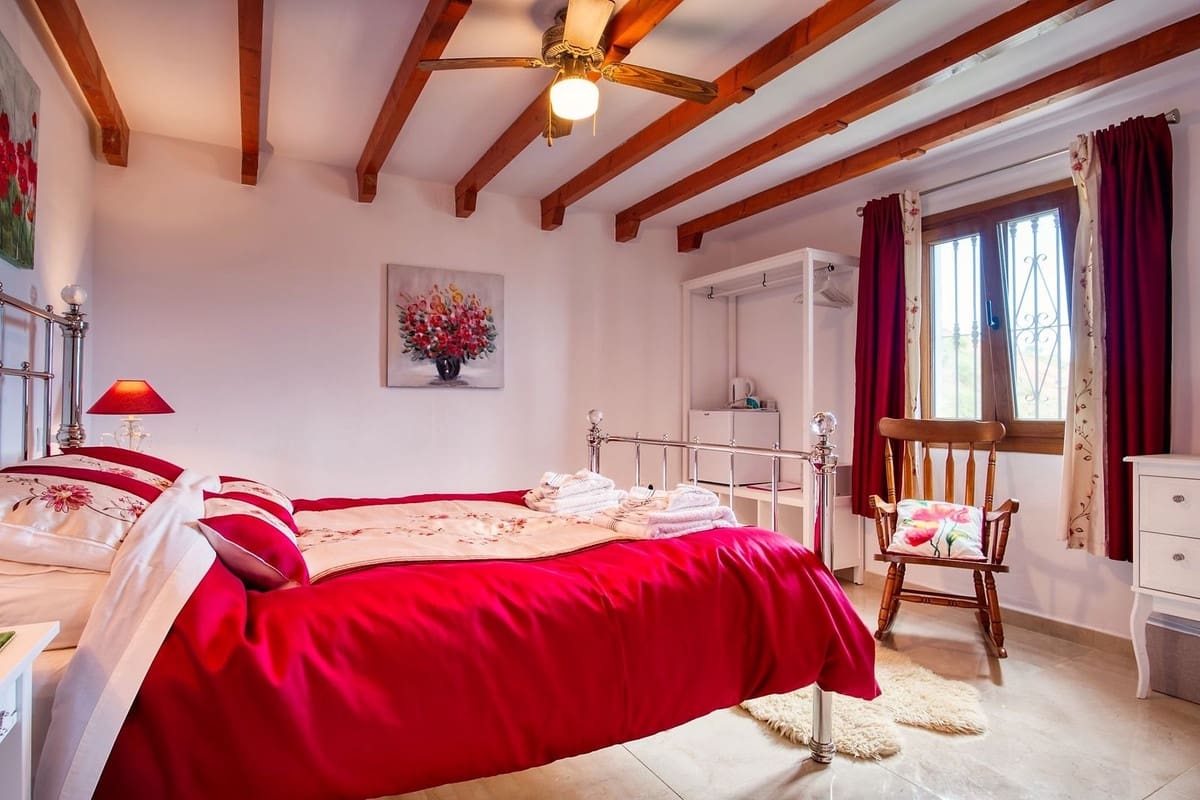 5 Zimmer Villa zu verkaufen in Iznate mit Pool Garage - 545.000 € (Ref: 10128396)
