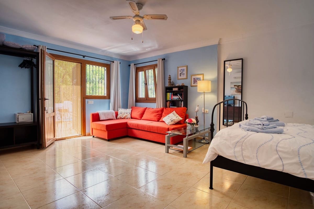 5 Zimmer Villa zu verkaufen in Iznate mit Pool Garage - 545.000 € (Ref: 10128396)