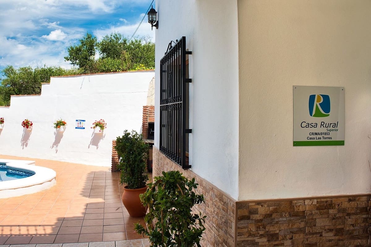 5 Zimmer Villa zu verkaufen in Iznate mit Pool Garage - 545.000 € (Ref: 10128396)