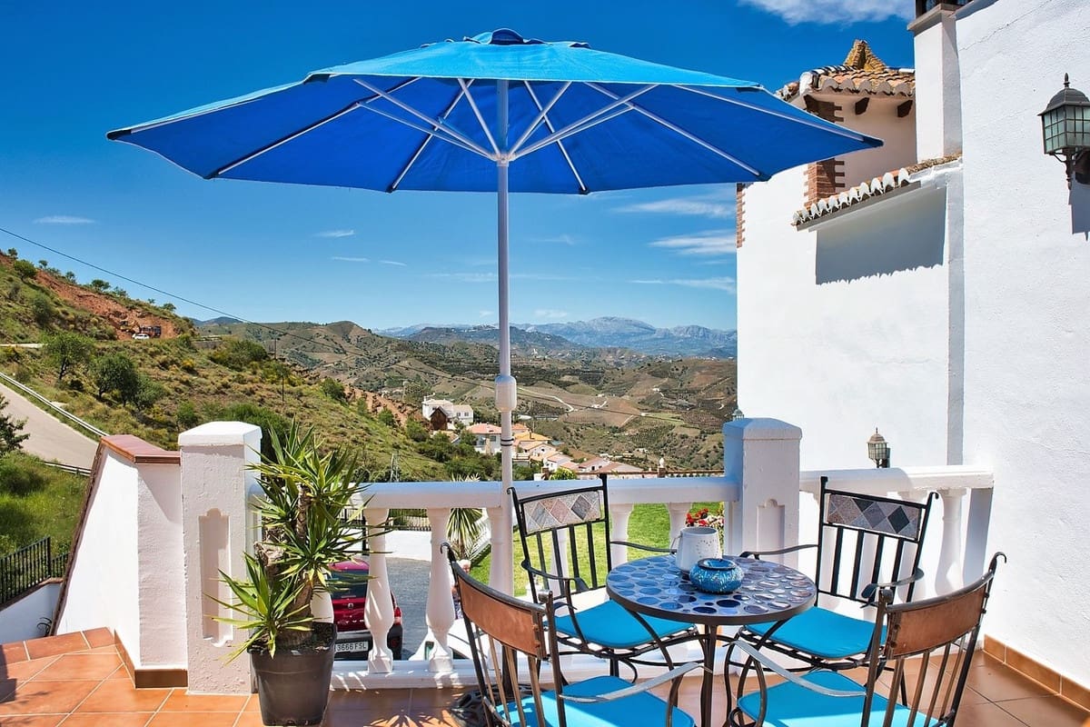 5 Zimmer Villa zu verkaufen in Iznate mit Pool Garage - 545.000 € (Ref: 10128396)