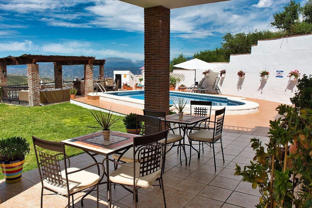 5 Zimmer Villa zu verkaufen in Iznate mit Pool Garage - 545.000 € (Ref: 10128396)