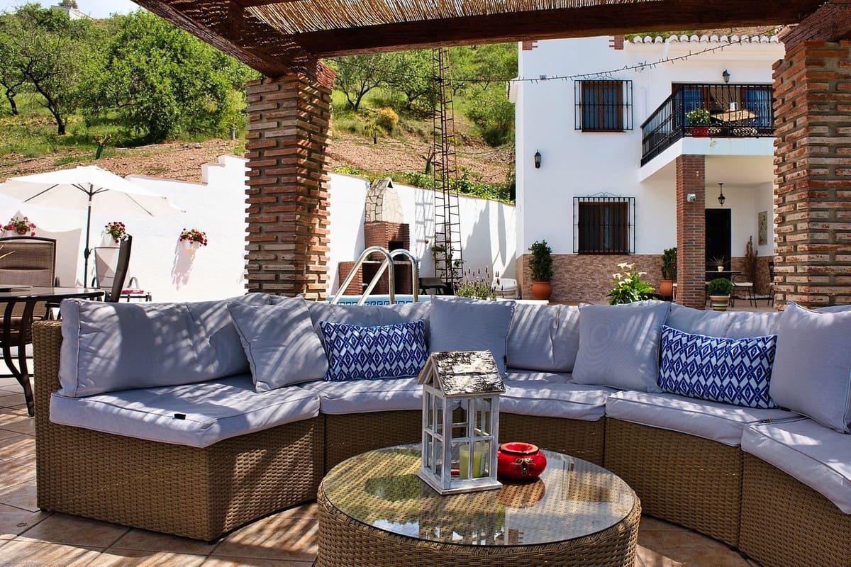5 Zimmer Villa zu verkaufen in Iznate mit Pool Garage - 545.000 € (Ref: 10128396)