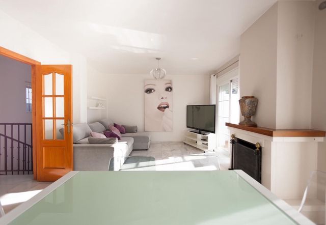 3 soveværelse Villa til salg i Frigiliana med swimmingpool garage - € 680.000 (Ref: 10128397)