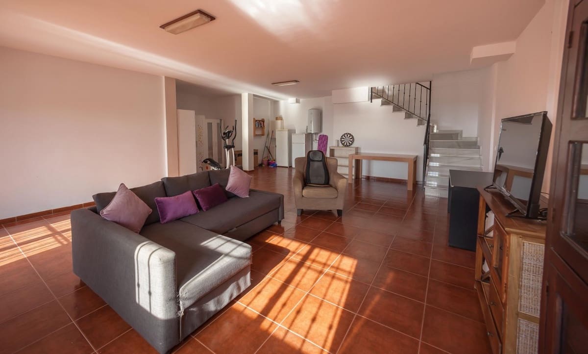3 soveværelse Villa til salg i Frigiliana med swimmingpool garage - € 680.000 (Ref: 10128397)