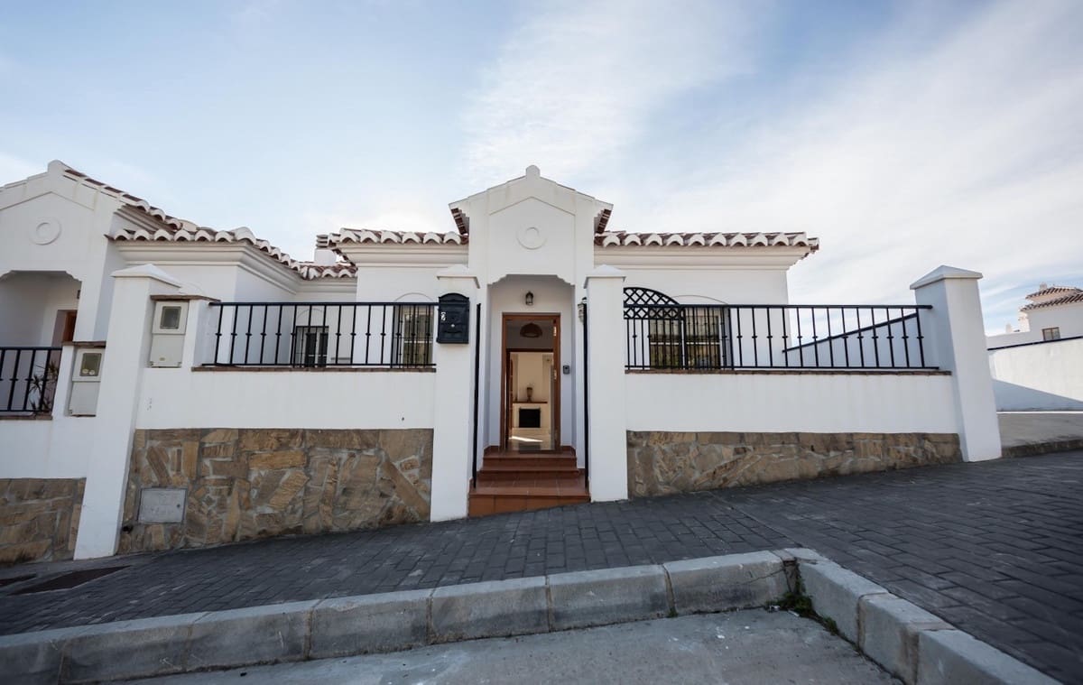 3 soveværelse Villa til salg i Frigiliana med swimmingpool garage - € 680.000 (Ref: 10128397)
