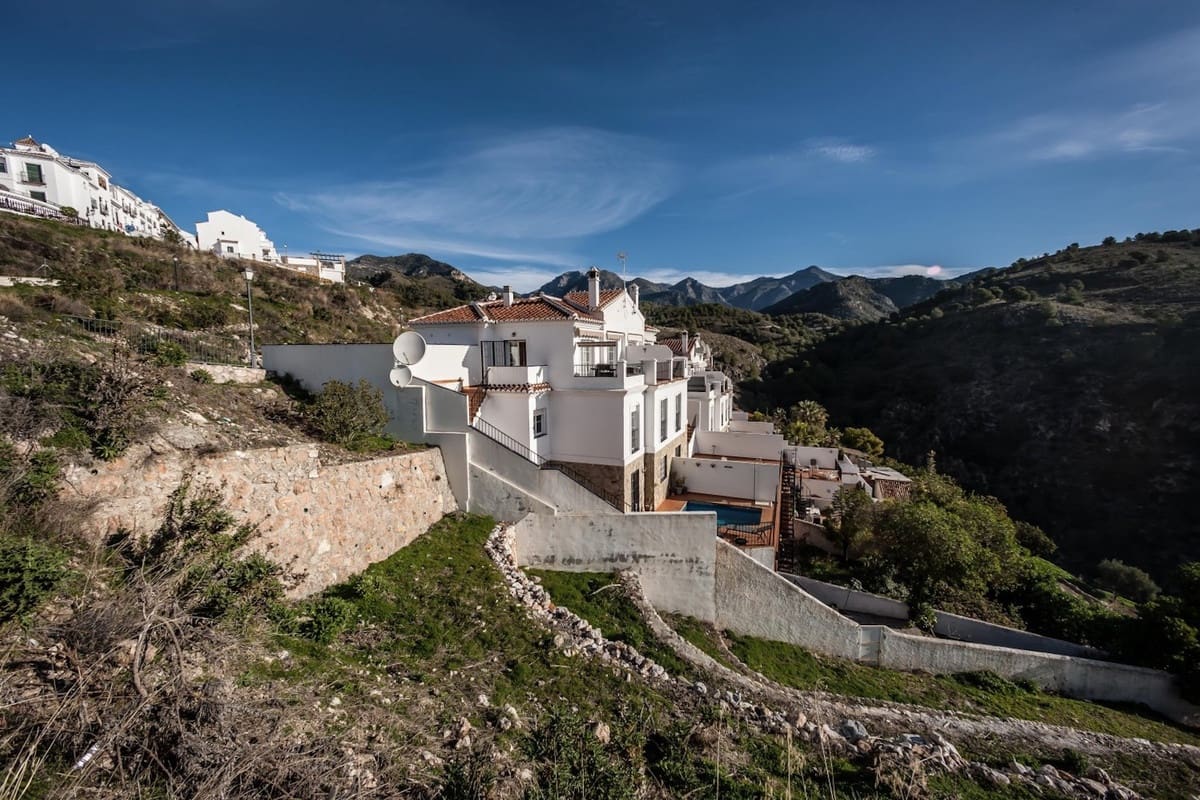 3 soveværelse Villa til salg i Frigiliana med swimmingpool garage - € 680.000 (Ref: 10128397)