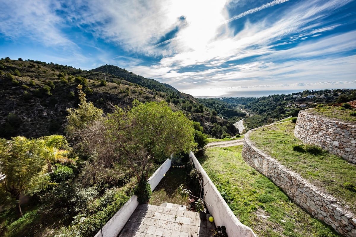 3 soveværelse Villa til salg i Frigiliana med swimmingpool garage - € 680.000 (Ref: 10128397)