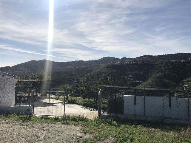 Finca/Casa Rural de 2 habitaciones en Frigiliana en venta - 200.000 € (Ref: 10128398)