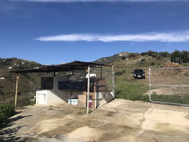 Finca/Casa Rural de 2 habitaciones en Frigiliana en venta - 200.000 € (Ref: 10128398)