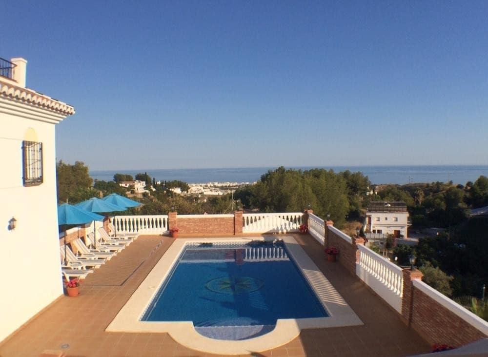 5 bedroom Villa for sale in Frigiliana with pool garage - € 1,299,000 (Ref: 10128399)