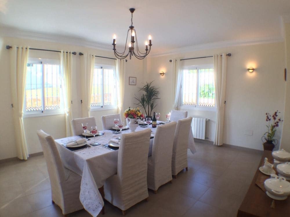 5 bedroom Villa for sale in Frigiliana with pool garage - € 1,299,000 (Ref: 10128399)