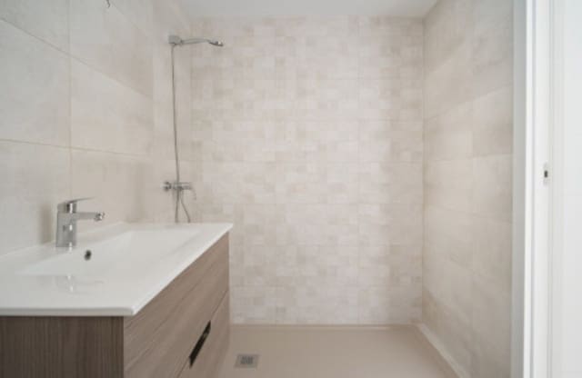 Apartamento de 3 habitaciones en Nueva Andalucia, Marbella en venta con piscina garaje - 645.000 € (Ref: 10128404)