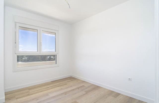 Apartamento de 3 habitaciones en Nueva Andalucia, Marbella en venta con piscina garaje - 645.000 € (Ref: 10128404)