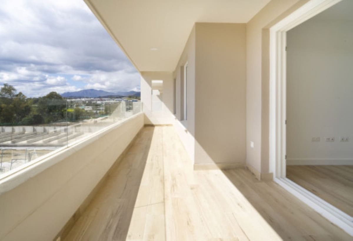 Apartamento de 3 habitaciones en Nueva Andalucia en venta con piscina garaje - 645.000 € (Ref: 10128404)