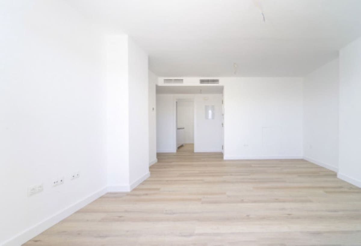 Apartamento de 3 habitaciones en Nueva Andalucia en venta con piscina garaje - 645.000 € (Ref: 10128404)