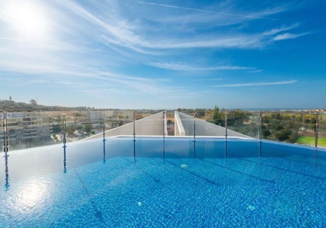 Apartamento de 3 habitaciones en Nueva Andalucia, Marbella en venta con piscina garaje - 645.000 € (Ref: 10128404)