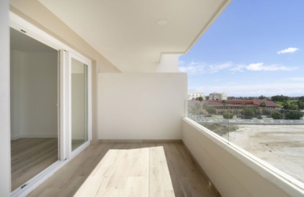 Apartamento de 3 habitaciones en Nueva Andalucia en venta con piscina garaje - 645.000 € (Ref: 10128404)