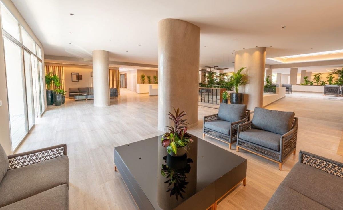 Apartamento de 3 habitaciones en Nueva Andalucia en venta con piscina garaje - 645.000 € (Ref: 10128404)