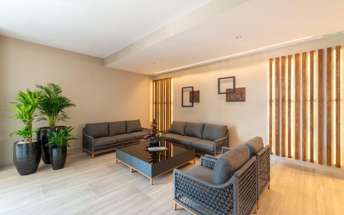 Apartamento de 3 habitaciones en Nueva Andalucia en venta con piscina garaje - 645.000 € (Ref: 10128404)