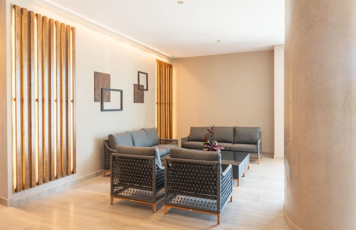 Apartamento de 3 habitaciones en Nueva Andalucia en venta con piscina garaje - 645.000 € (Ref: 10128404)