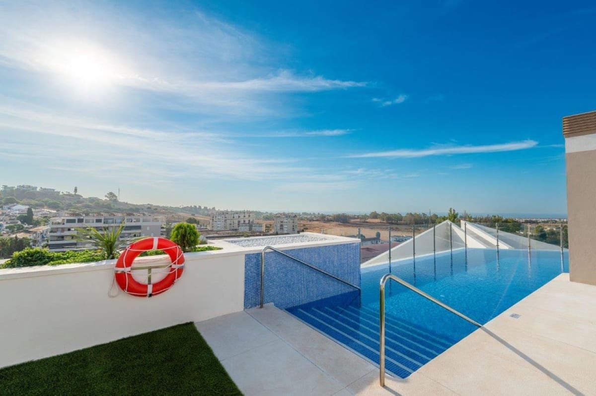 Apartamento de 3 habitaciones en Nueva Andalucia en venta con piscina garaje - 645.000 € (Ref: 10128404)