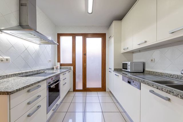 3 camera da letto Casa in vendita in El Paraiso, Estepona con piscina - 745.000 € (Rif: 10128405)