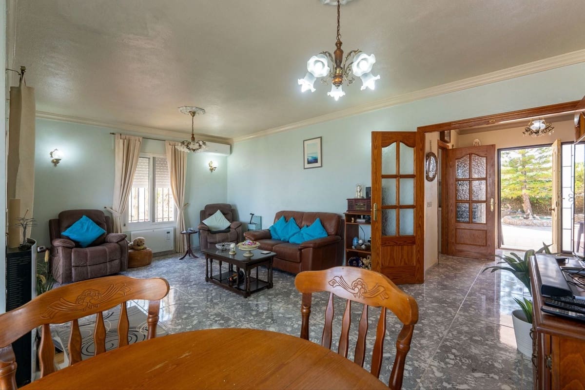 3 bedroom Finca/Country House for sale in Guaro with pool garage - € 399,000 (Ref: 10128410)
