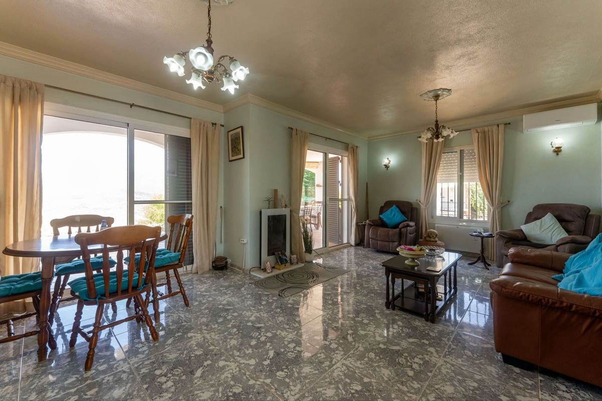 3 bedroom Finca/Country House for sale in Guaro with pool garage - € 399,000 (Ref: 10128410)