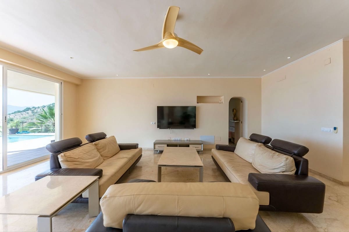 Finca/Casa Rural de 3 habitaciones en Cártama en venta con piscina garaje - 549.000 € (Ref: 10128411)