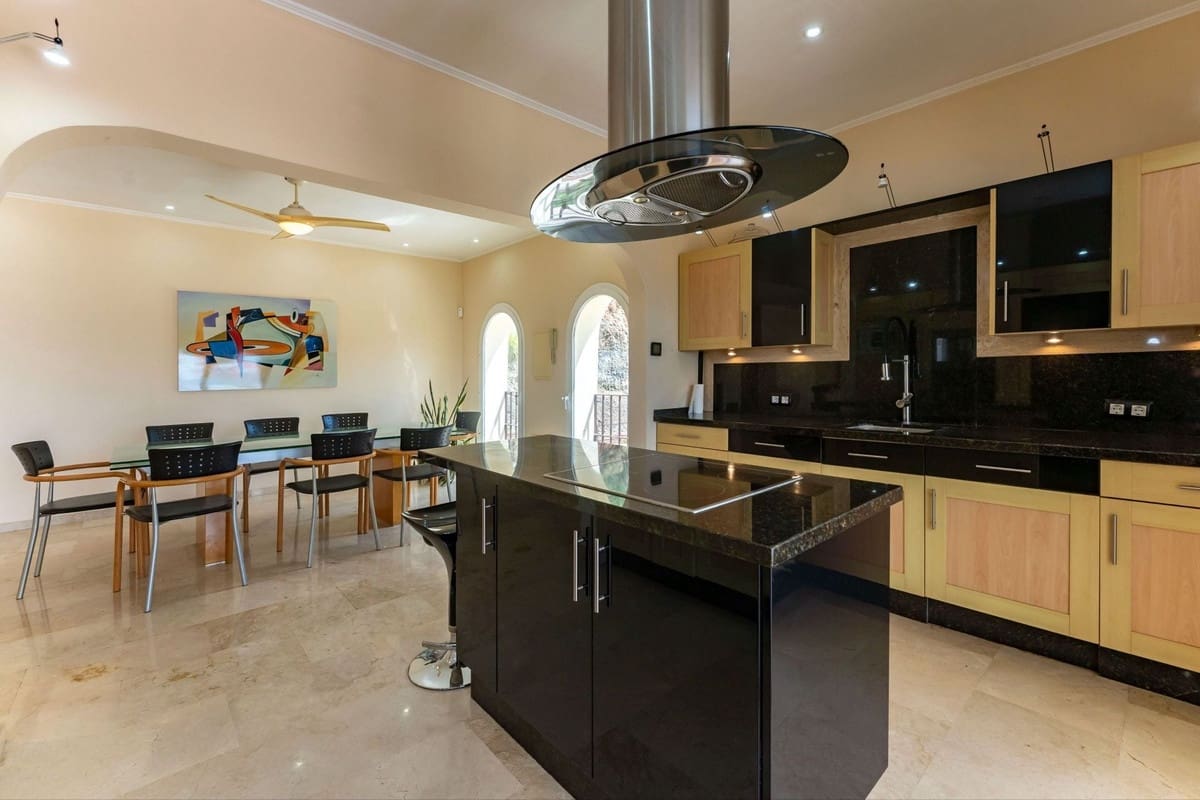 Finca/Casa Rural de 3 habitaciones en Cártama en venta con piscina garaje - 549.000 € (Ref: 10128411)