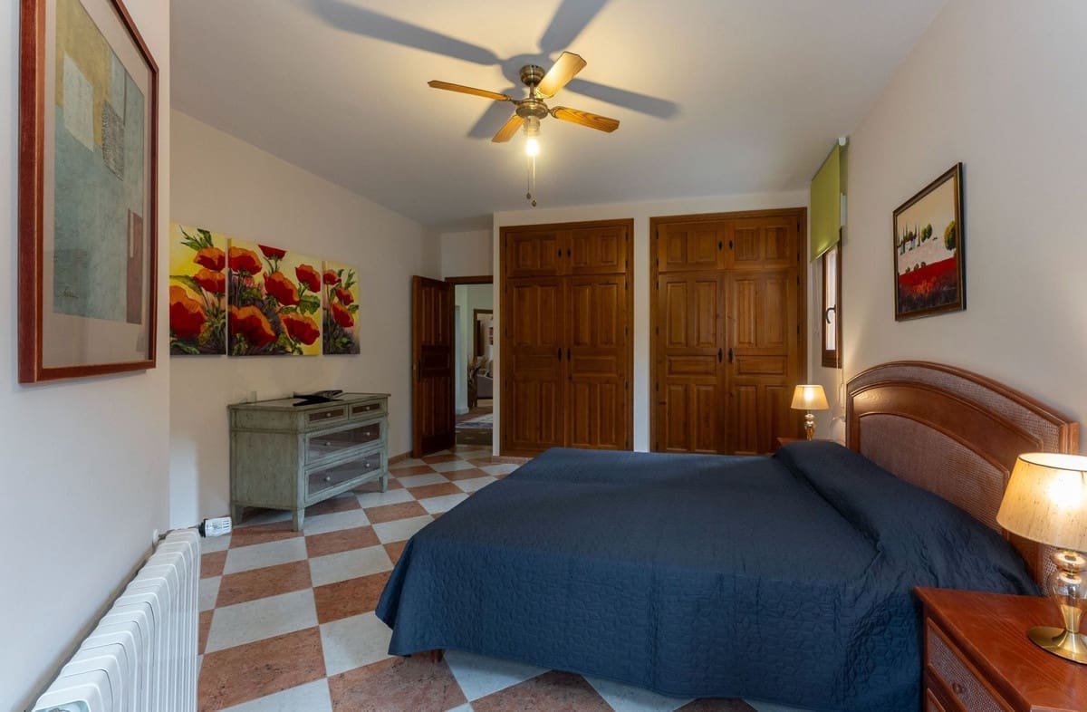 4 bedroom Finca/Country House for sale in Casarabonela with pool garage - € 595,000 (Ref: 10128412)