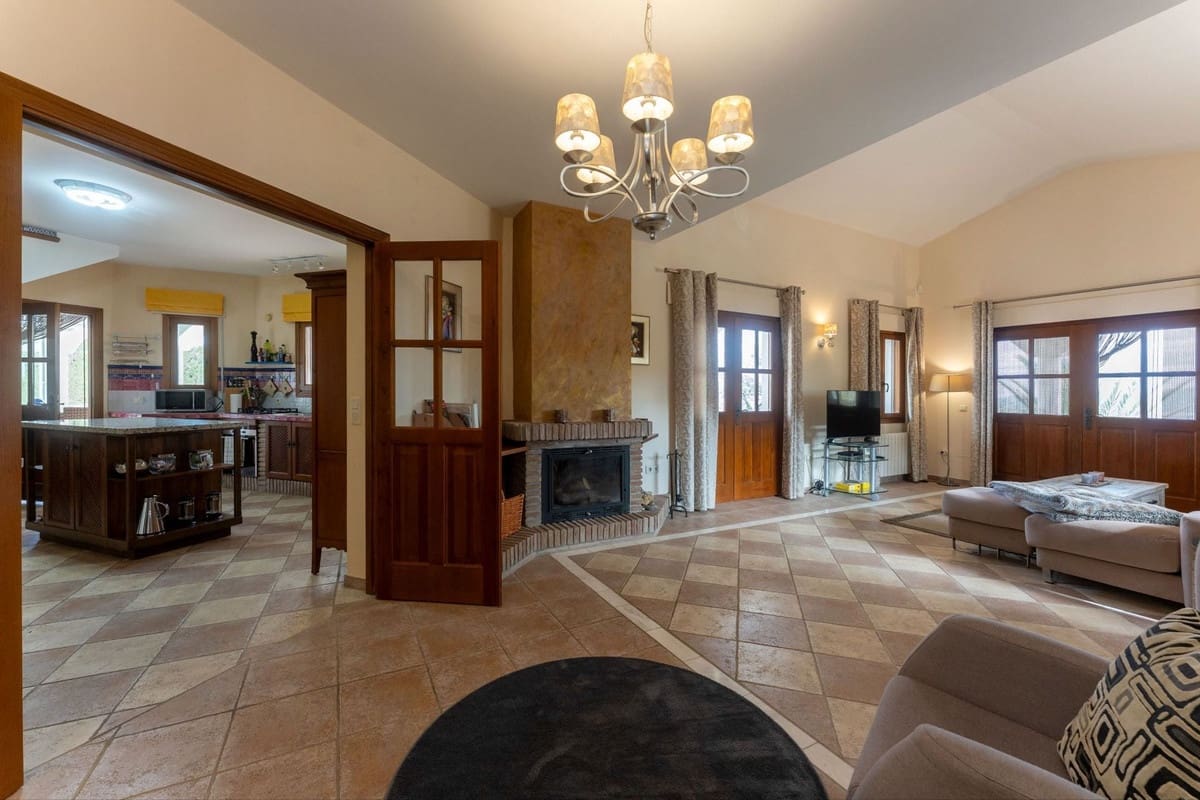 4 bedroom Finca/Country House for sale in Casarabonela with pool garage - € 595,000 (Ref: 10128412)