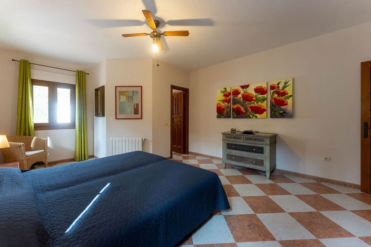 4 bedroom Finca/Country House for sale in Casarabonela with pool garage - € 595,000 (Ref: 10128412)