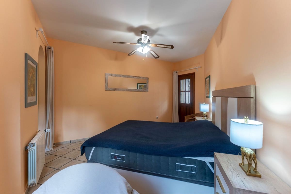 4 bedroom Finca/Country House for sale in Casarabonela with pool garage - € 595,000 (Ref: 10128412)