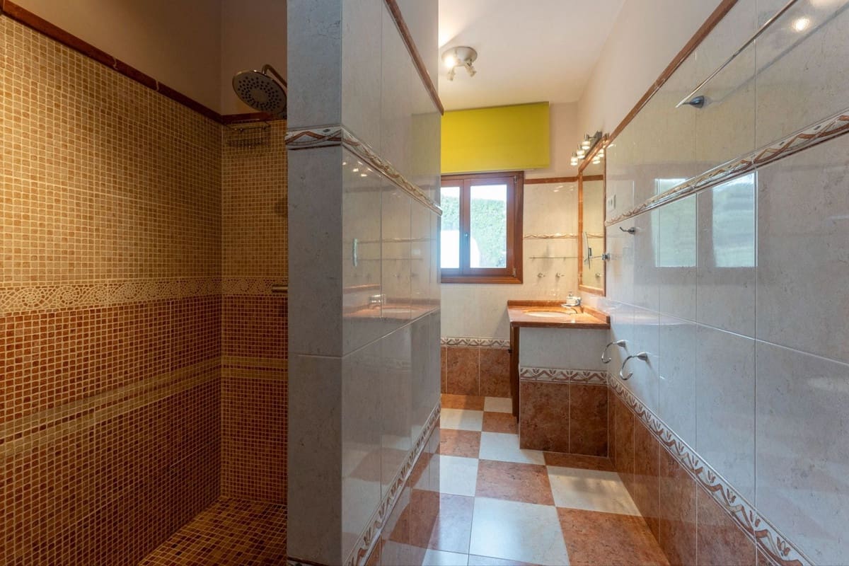 4 bedroom Finca/Country House for sale in Casarabonela with pool garage - € 595,000 (Ref: 10128412)
