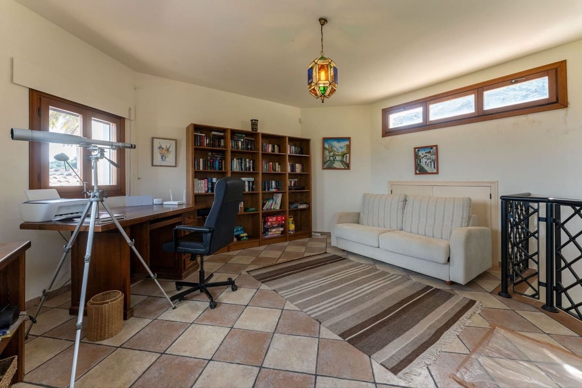 4 bedroom Finca/Country House for sale in Casarabonela with pool garage - € 595,000 (Ref: 10128412)