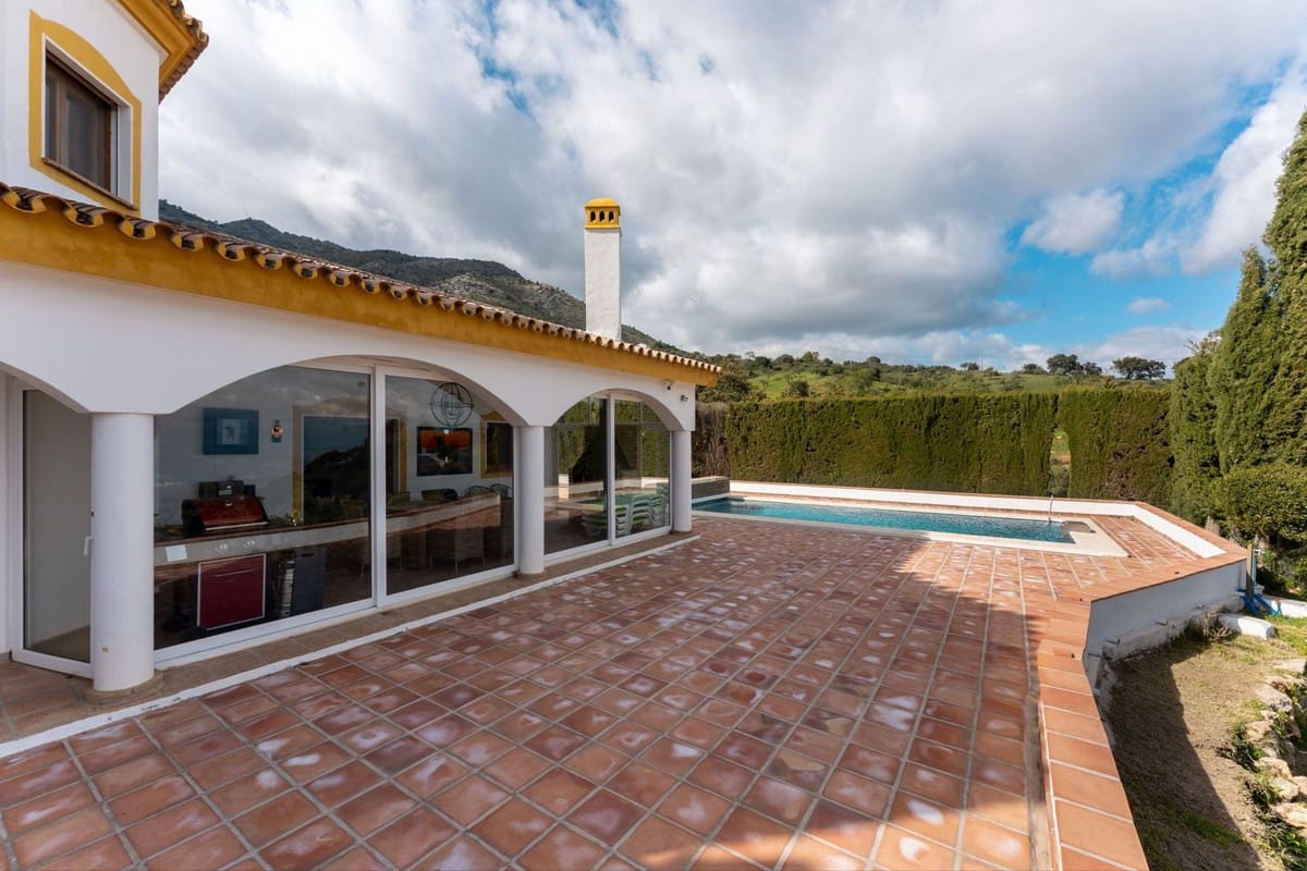 4 bedroom Finca/Country House for sale in Casarabonela with pool garage - € 595,000 (Ref: 10128412)