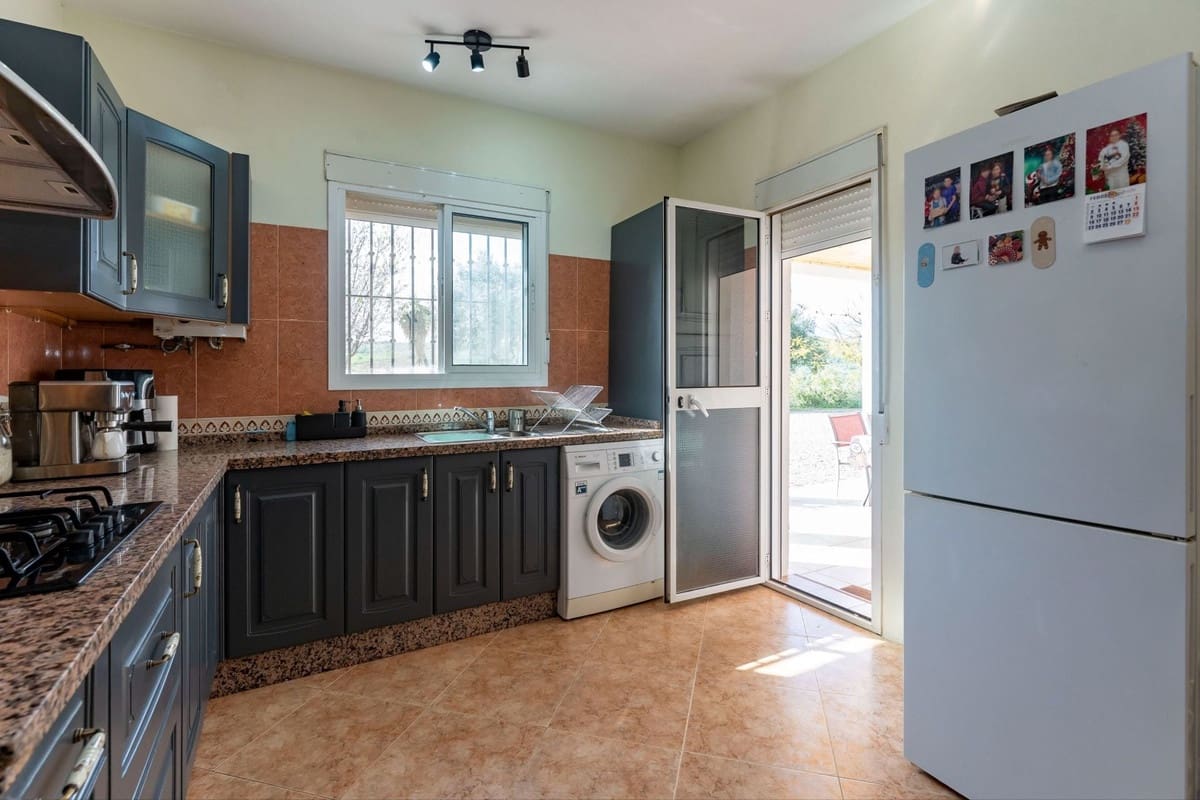 3 bedroom Finca/Country House for sale in Casarabonela with pool garage - € 355,000 (Ref: 10128413)