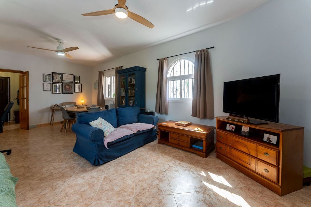3 bedroom Finca/Country House for sale in Casarabonela with pool garage - € 355,000 (Ref: 10128413)