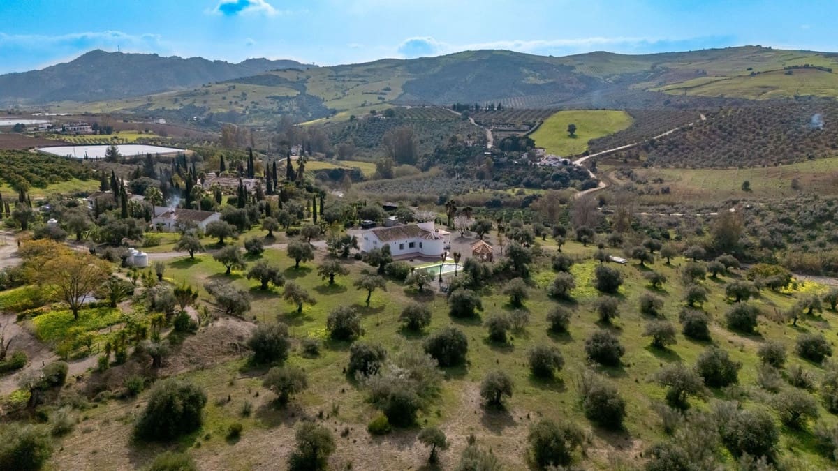 3 bedroom Finca/Country House for sale in Casarabonela with pool garage - € 355,000 (Ref: 10128413)