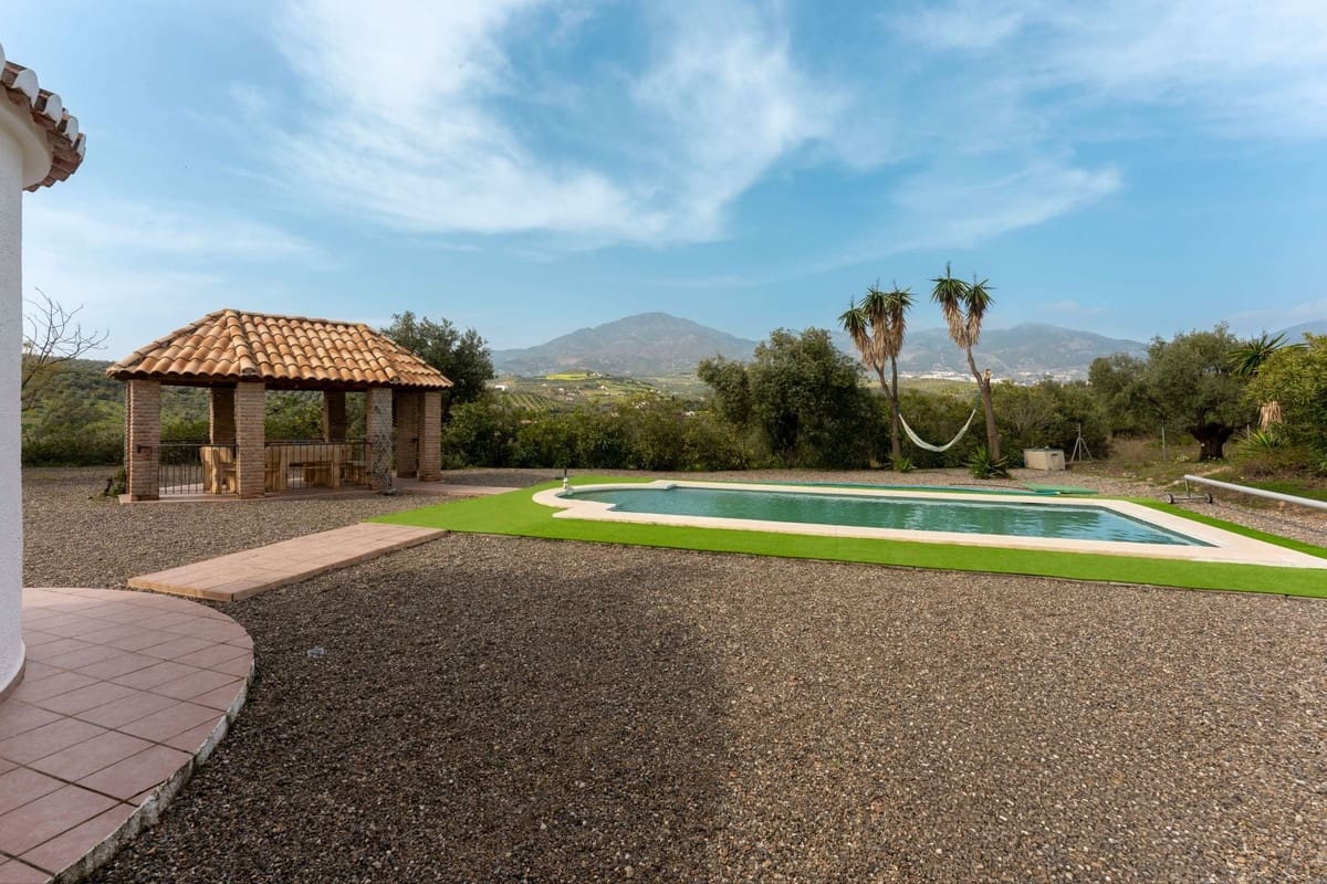 3 bedroom Finca/Country House for sale in Casarabonela with pool garage - € 355,000 (Ref: 10128413)