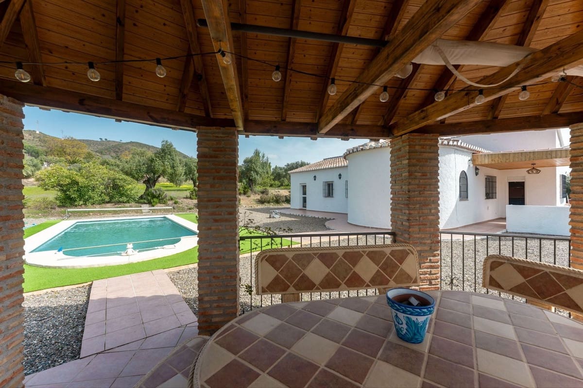 3 bedroom Finca/Country House for sale in Casarabonela with pool garage - € 355,000 (Ref: 10128413)