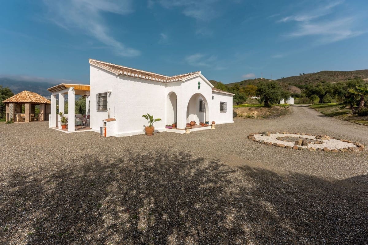 3 bedroom Finca/Country House for sale in Casarabonela with pool garage - € 355,000 (Ref: 10128413)