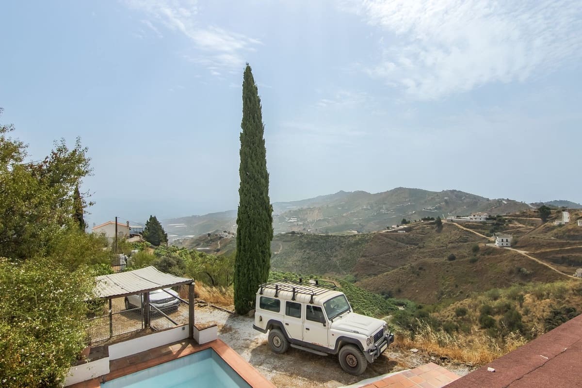 Finca/Casa Rural de 2 habitaciones en Iznate en venta con piscina garaje - 169.000 € (Ref: 10128416)