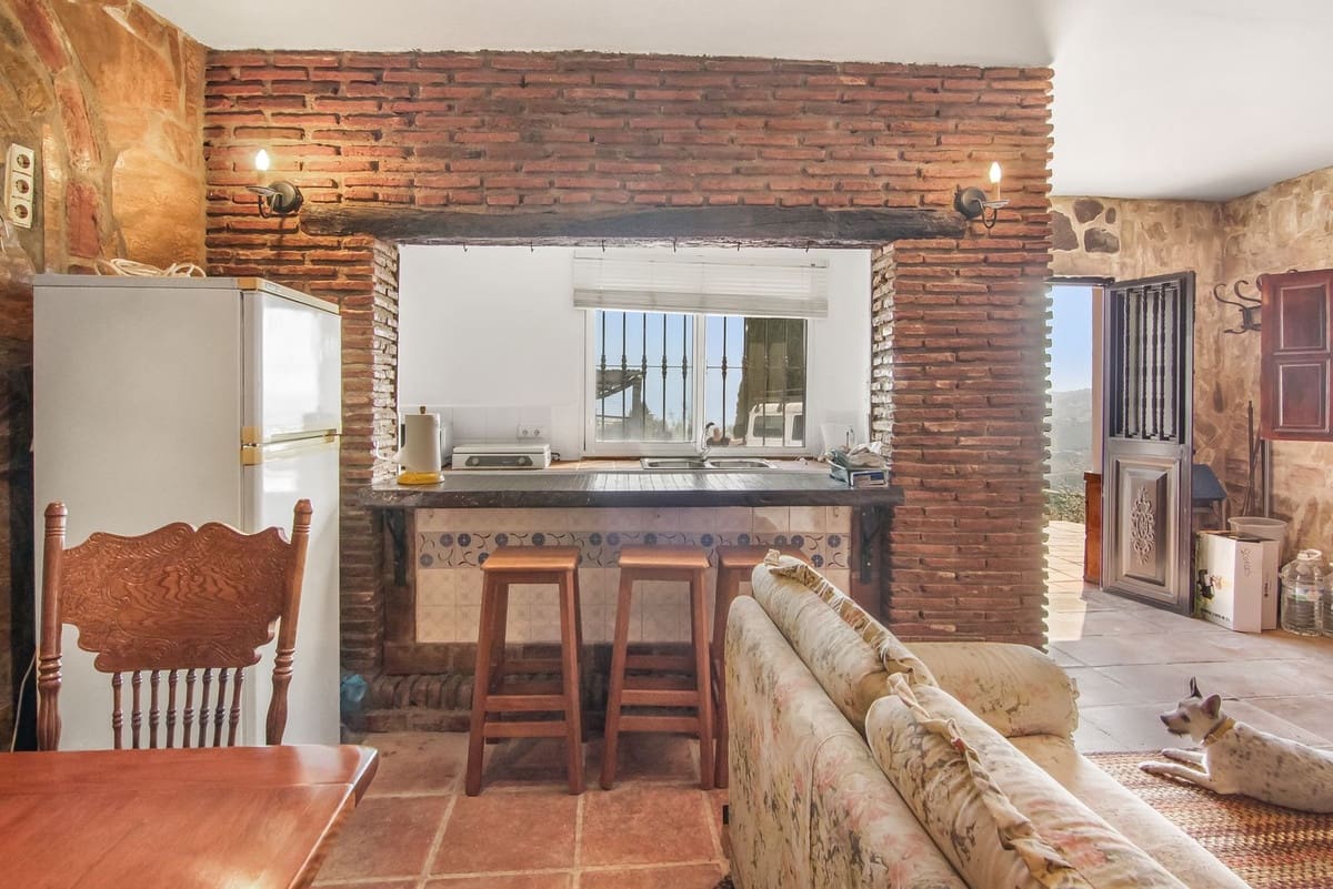 Finca/Casa Rural de 2 habitaciones en Iznate en venta con piscina garaje - 169.000 € (Ref: 10128416)