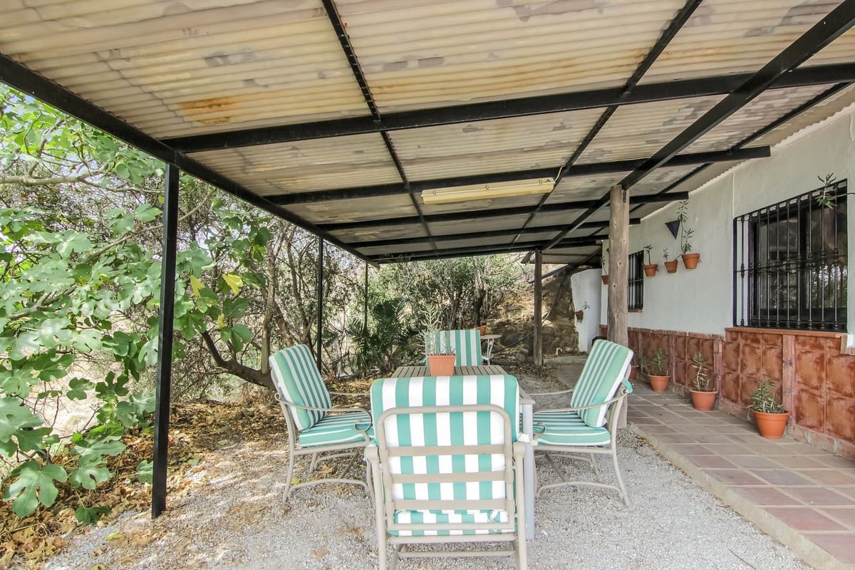 Finca/Casa Rural de 2 habitaciones en Iznate en venta con piscina garaje - 169.000 € (Ref: 10128416)