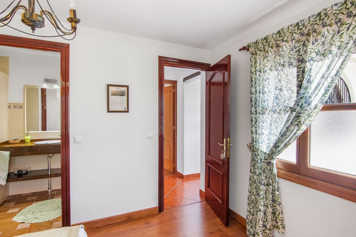 6 slaapkamer Finca/Landhuis te koop in Canillas de Albaida met zwembad garage - € 1.195.000 (Ref: 10128417)