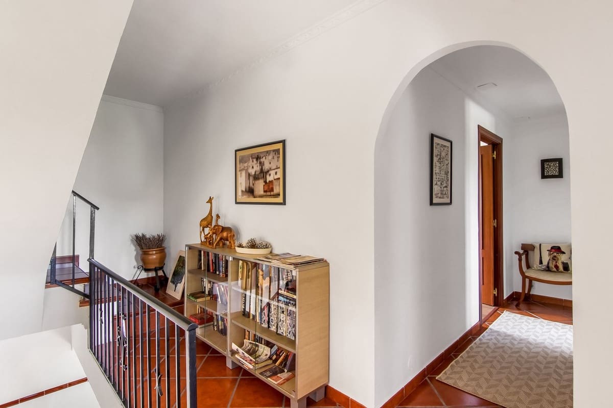 6 slaapkamer Finca/Landhuis te koop in Canillas de Albaida met zwembad garage - € 1.195.000 (Ref: 10128417)