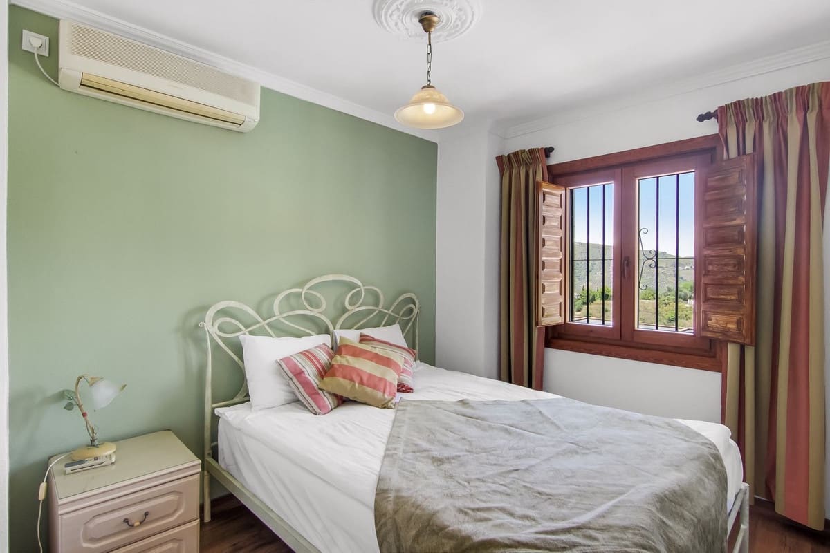6 slaapkamer Finca/Landhuis te koop in Canillas de Albaida met zwembad garage - € 1.195.000 (Ref: 10128417)