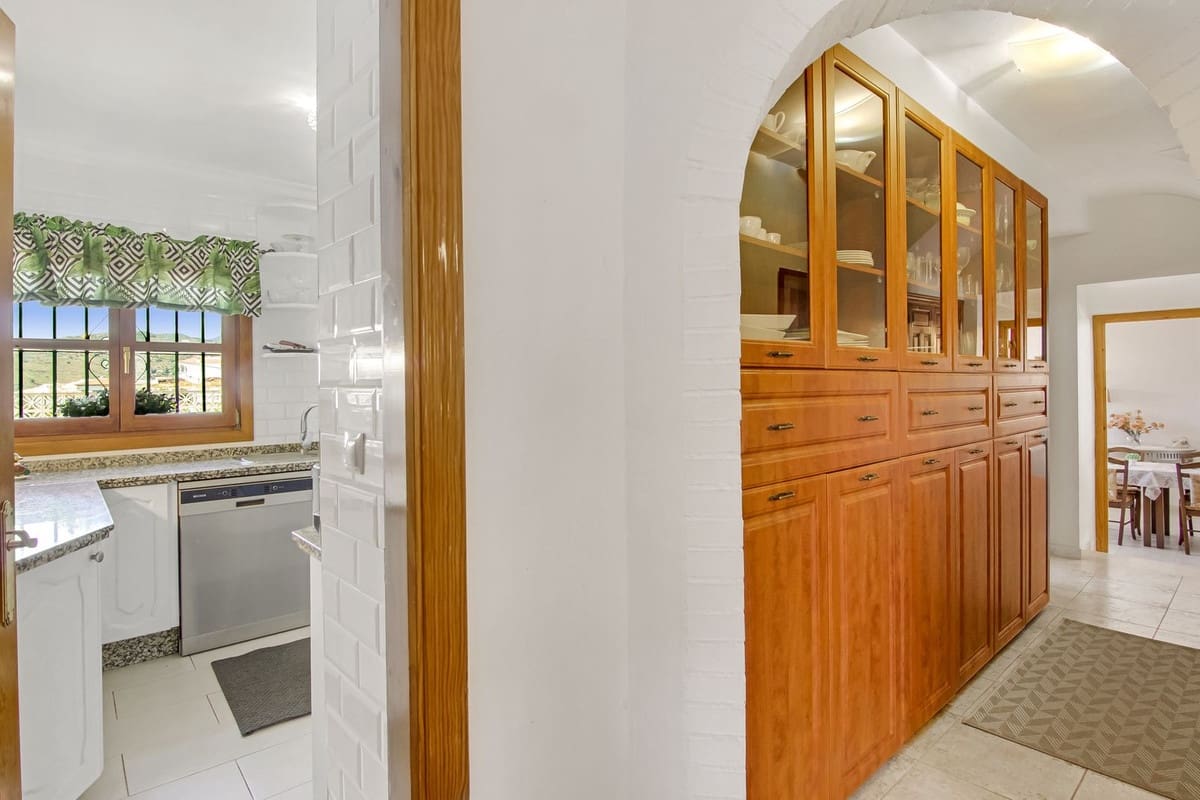 6 slaapkamer Finca/Landhuis te koop in Canillas de Albaida met zwembad garage - € 1.195.000 (Ref: 10128417)